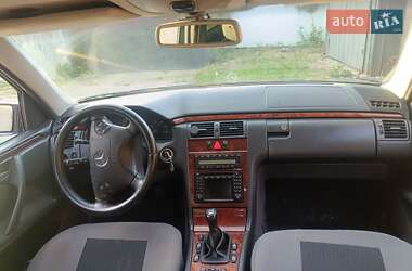 Седан Mercedes-Benz E-Class 2000 в 