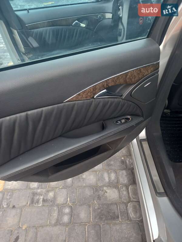 Седан Mercedes-Benz E-Class 2004 в Ратным