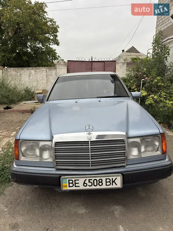 Mercedes-Benz E-Class 1992