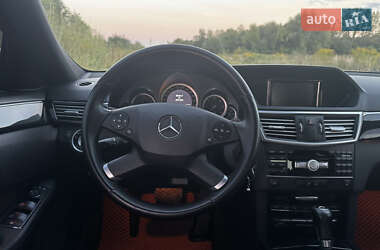 Седан Mercedes-Benz E-Class 2011 в 