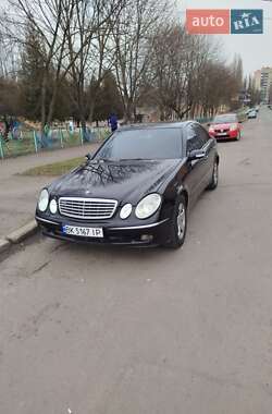 Седан Mercedes-Benz E-Class 2002 в Ровно