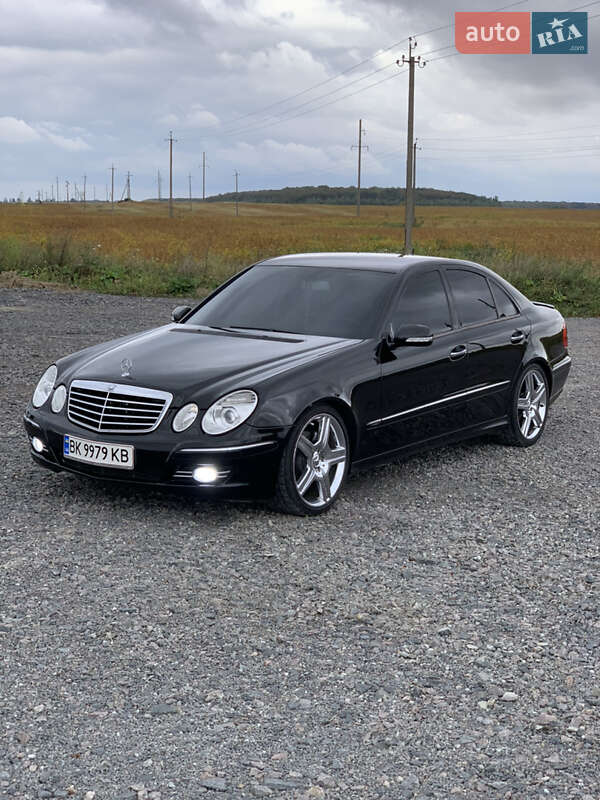 Седан Mercedes-Benz E-Class 2006 в  фото Седан Mercedes-Benz E-Class 2006 в