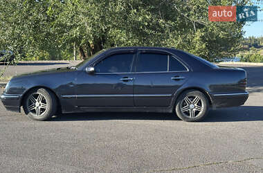 Седан Mercedes-Benz E-Class 1999 в 