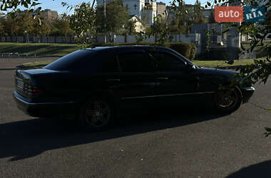 Седан Mercedes-Benz E-Class 1999 в 