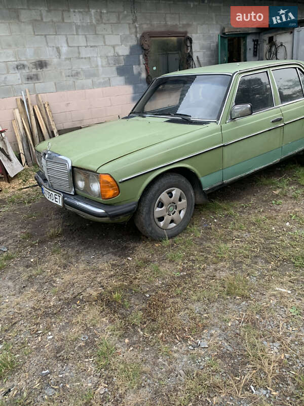 Седан Mercedes-Benz E-Class 1984 в Житомире