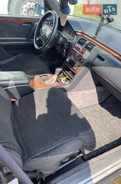 Универсал Mercedes-Benz E-Class 1998 в 