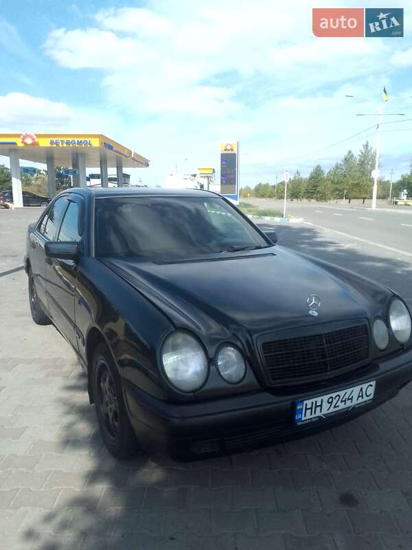 Mercedes-Benz E-Class 1999