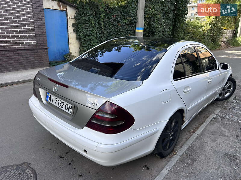 Седан Mercedes-Benz E-Class 2003 в Киеве