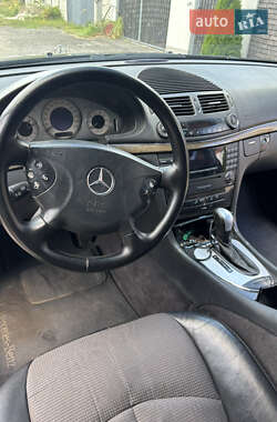 Седан Mercedes-Benz E-Class 2003 в 