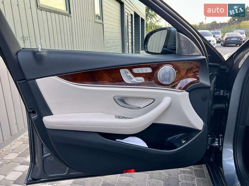 Седан Mercedes-Benz E-Class 2019 в Киеве