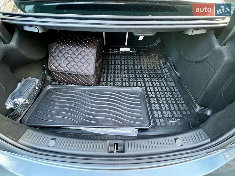 Седан Mercedes-Benz E-Class 2019 в Киеве