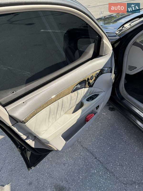 Седан Mercedes-Benz E-Class 2002 в Днепре
