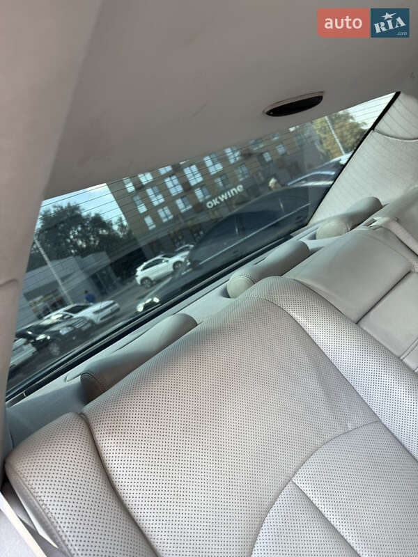 Седан Mercedes-Benz E-Class 2002 в Днепре