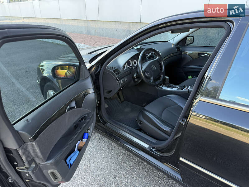 Седан Mercedes-Benz E-Class 2004 в Білій Церкві