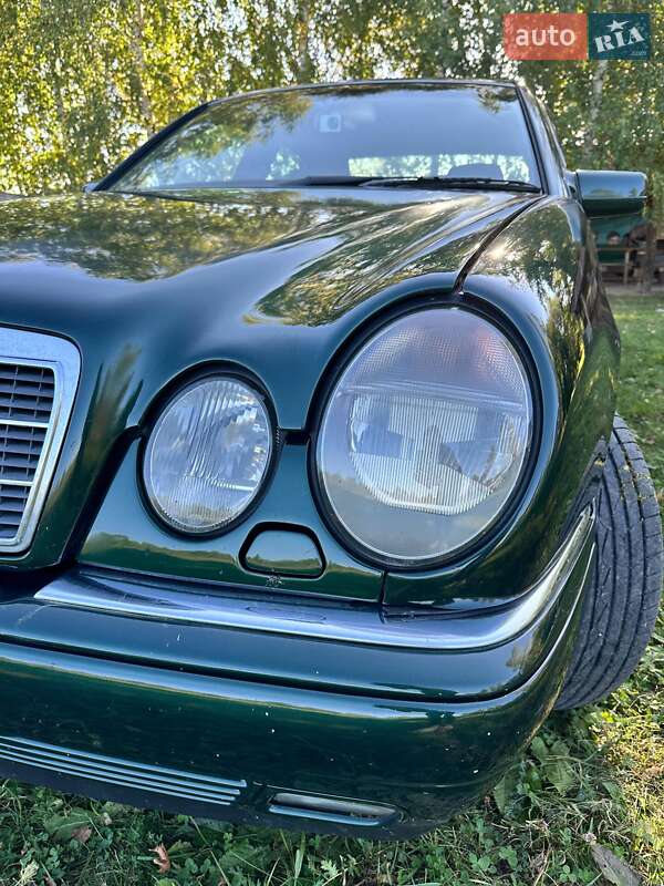 Седан Mercedes-Benz E-Class 1997 в Черновцах
