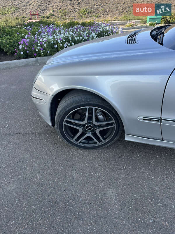 Седан Mercedes-Benz E-Class 2003 в Запорожье