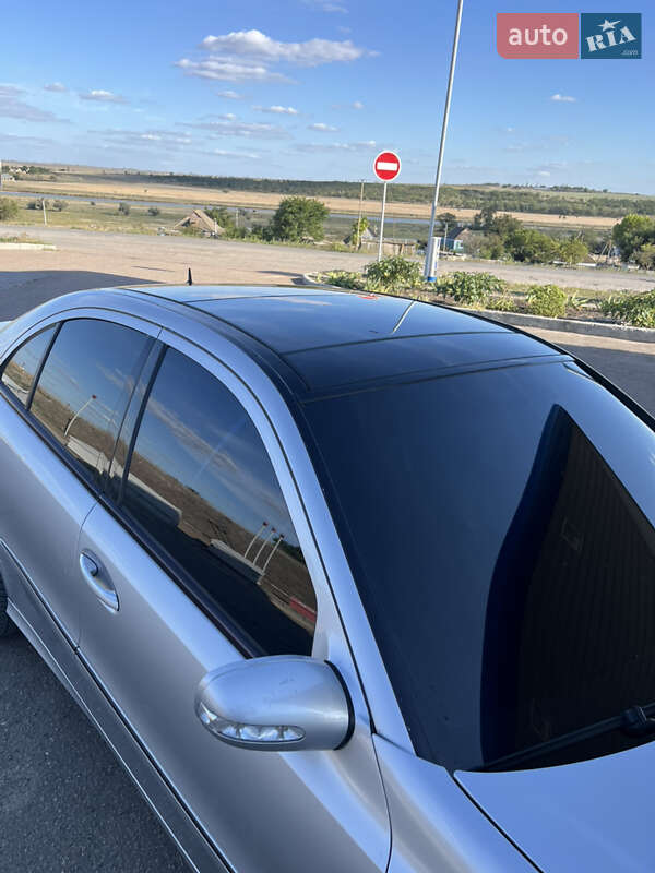 Седан Mercedes-Benz E-Class 2003 в Запорожье