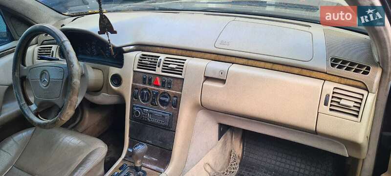 Седан Mercedes-Benz E-Class 1999 в Львове