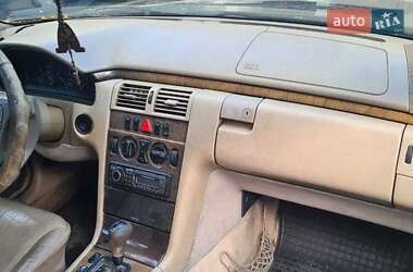 Седан Mercedes-Benz E-Class 1999 в 