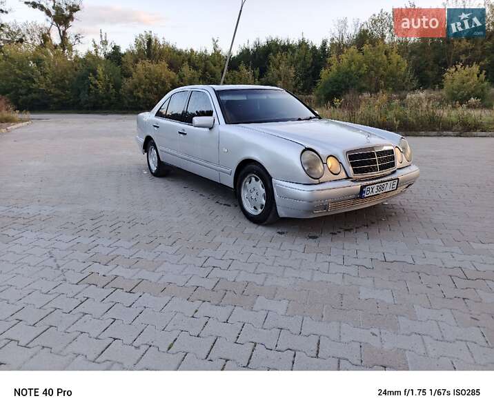 Седан Mercedes-Benz E-Class 1998 в Шепетовке