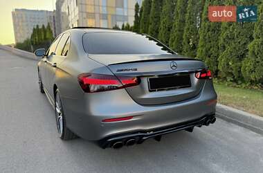 Седан Mercedes-Benz E-Class 2022 в 