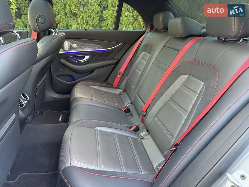 Седан Mercedes-Benz E-Class 2022 в Днепре