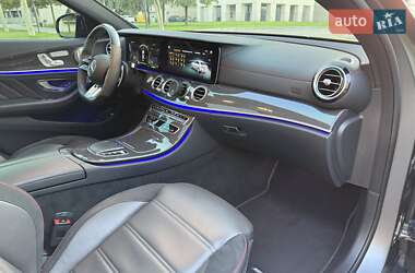 Седан Mercedes-Benz E-Class 2022 в 