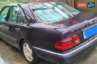 Седан Mercedes-Benz E-Class 1999 в 