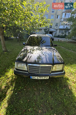Седан Mercedes-Benz E-Class 1995 в 