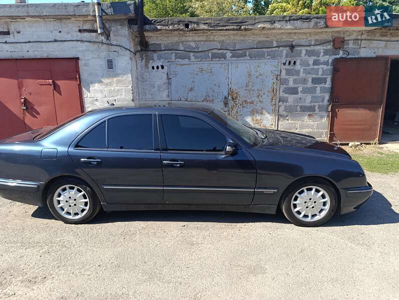 Седан Mercedes-Benz E-Class 1999 в Кривому Розі