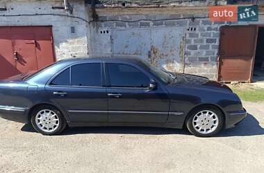 Седан Mercedes-Benz E-Class 1999 в 