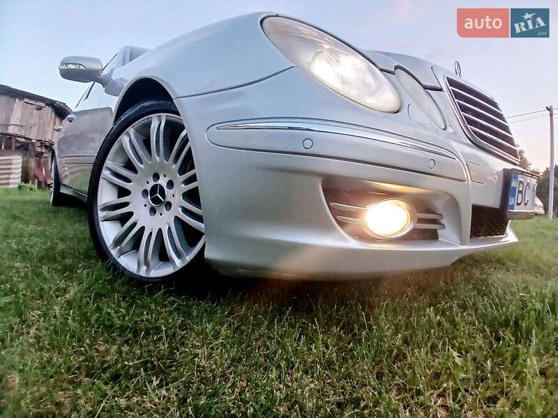 Седан Mercedes-Benz E-Class 2008 в Львове