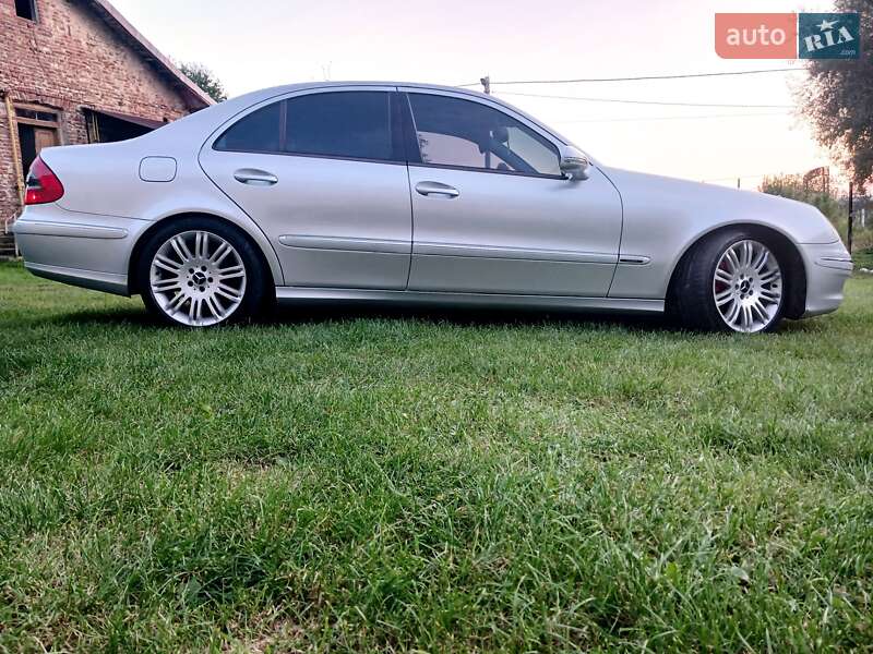 Седан Mercedes-Benz E-Class 2008 в Львове