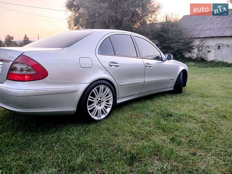 Седан Mercedes-Benz E-Class 2008 в Львове