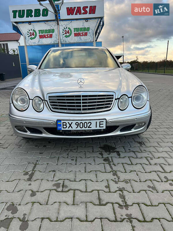 Седан Mercedes-Benz E-Class 2002 в 