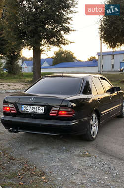 Седан Mercedes-Benz E-Class 2000 в 