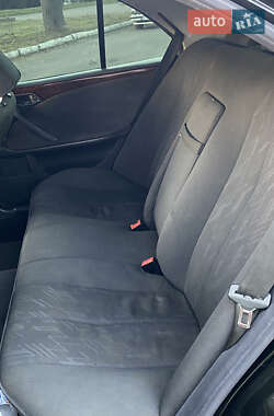 Седан Mercedes-Benz E-Class 2000 в 