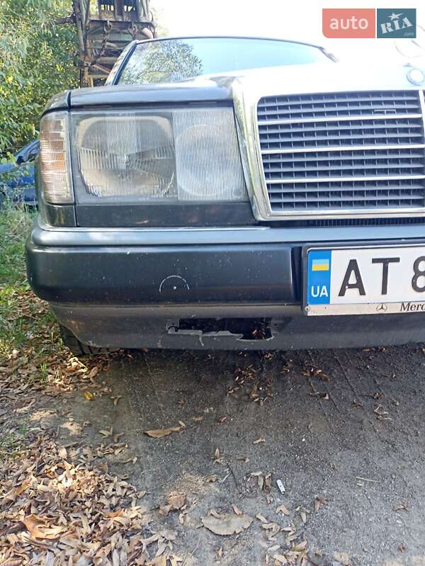 Седан Mercedes-Benz E-Class 1990 в Калуше