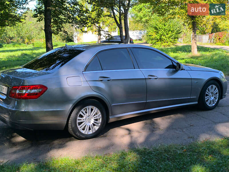 Седан Mercedes-Benz E-Class 2012 в Калуше