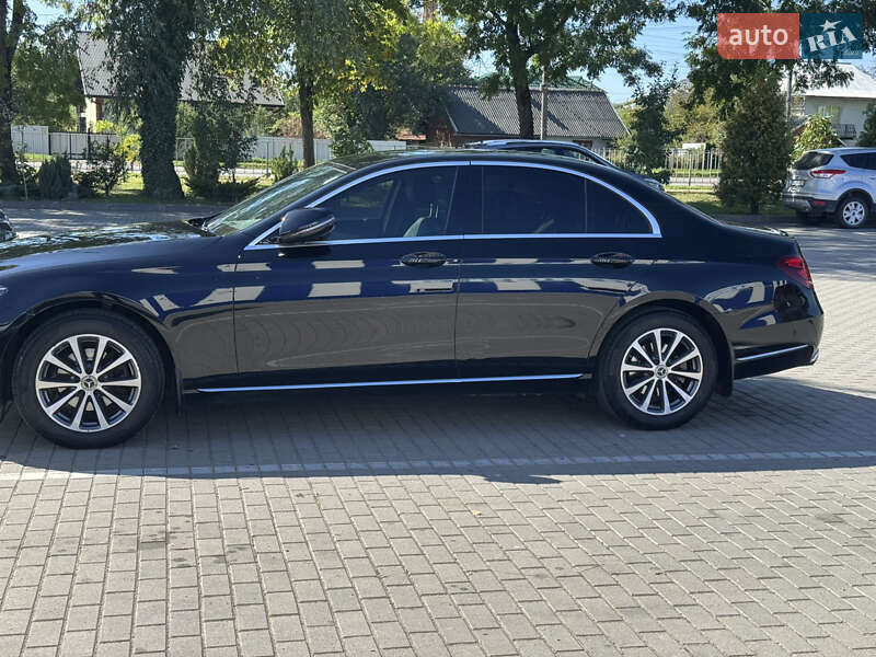Седан Mercedes-Benz E-Class 2017 в 