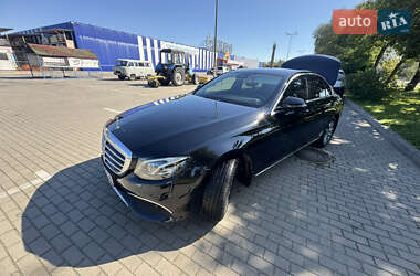 Седан Mercedes-Benz E-Class 2017 в 