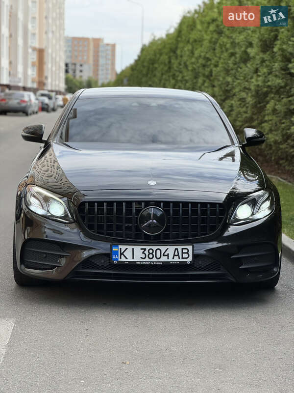 Седан Mercedes-Benz E-Class 2017 в Киеве