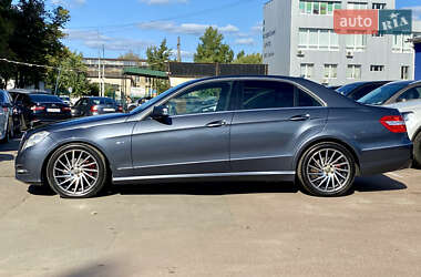 Седан Mercedes-Benz E-Class 2011 в 