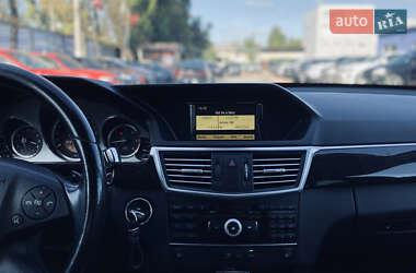 Седан Mercedes-Benz E-Class 2011 в 