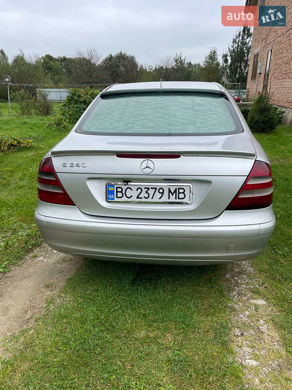 Седан Mercedes-Benz E-Class 2003 в Яворове