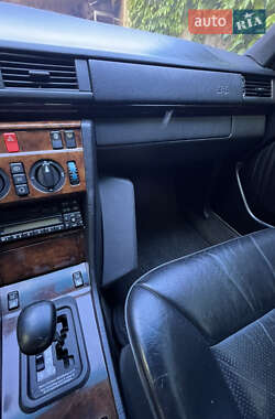 Седан Mercedes-Benz E-Class 1995 в 