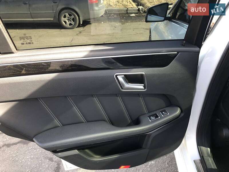 Седан Mercedes-Benz E-Class 2013 в Києві