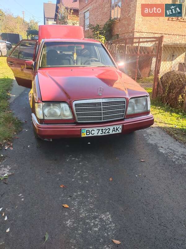 Седан Mercedes-Benz E-Class 1994 в Львове