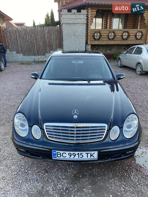 Седан Mercedes-Benz E-Class 2004 в Самборе