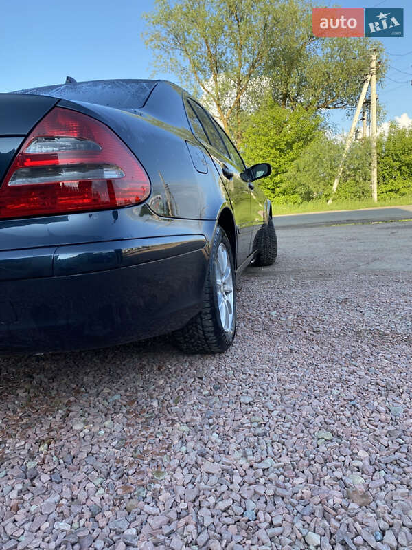 Седан Mercedes-Benz E-Class 2004 в Самборе